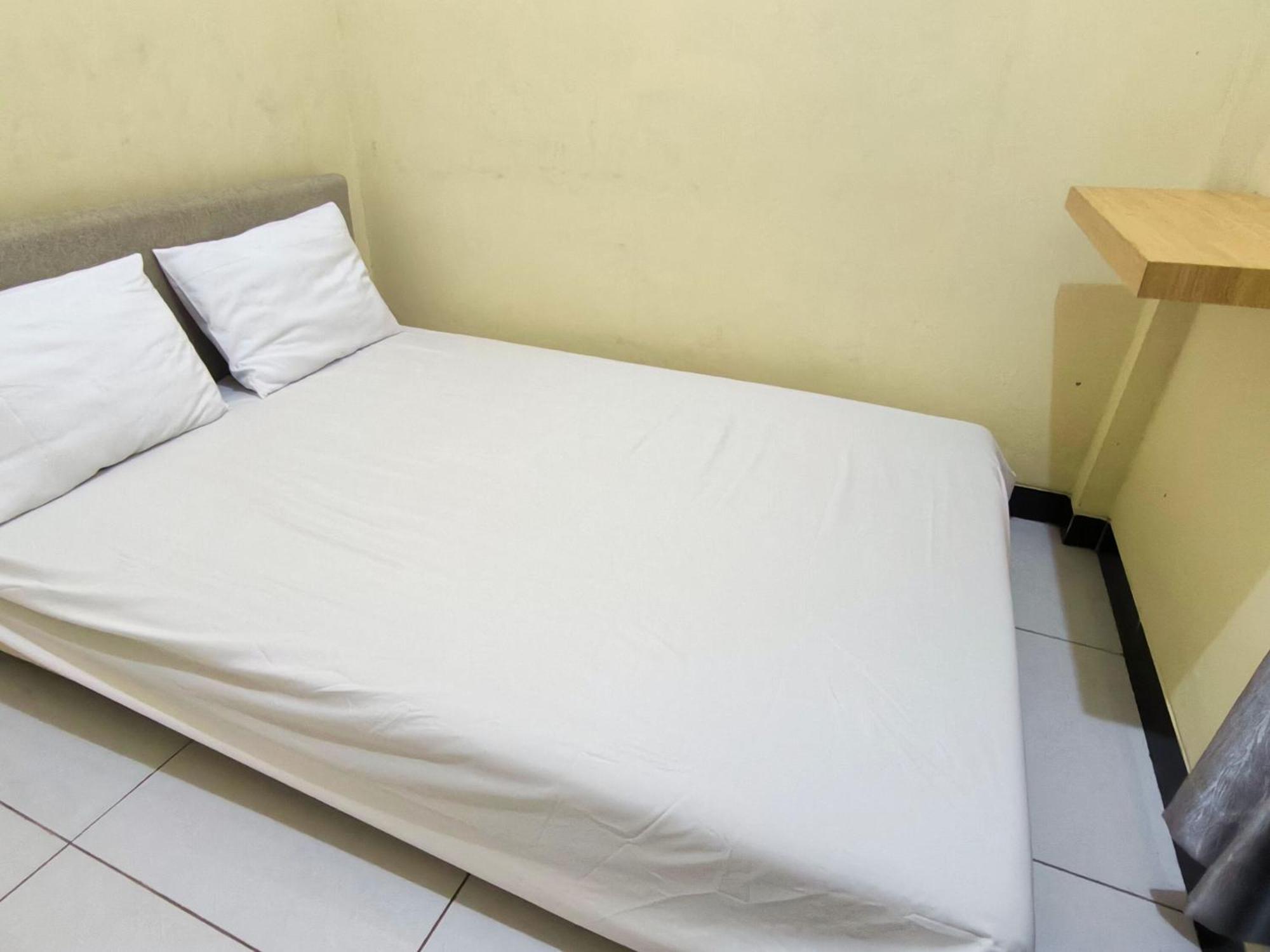 Nn Guesthouse Surakarta  Exterior photo