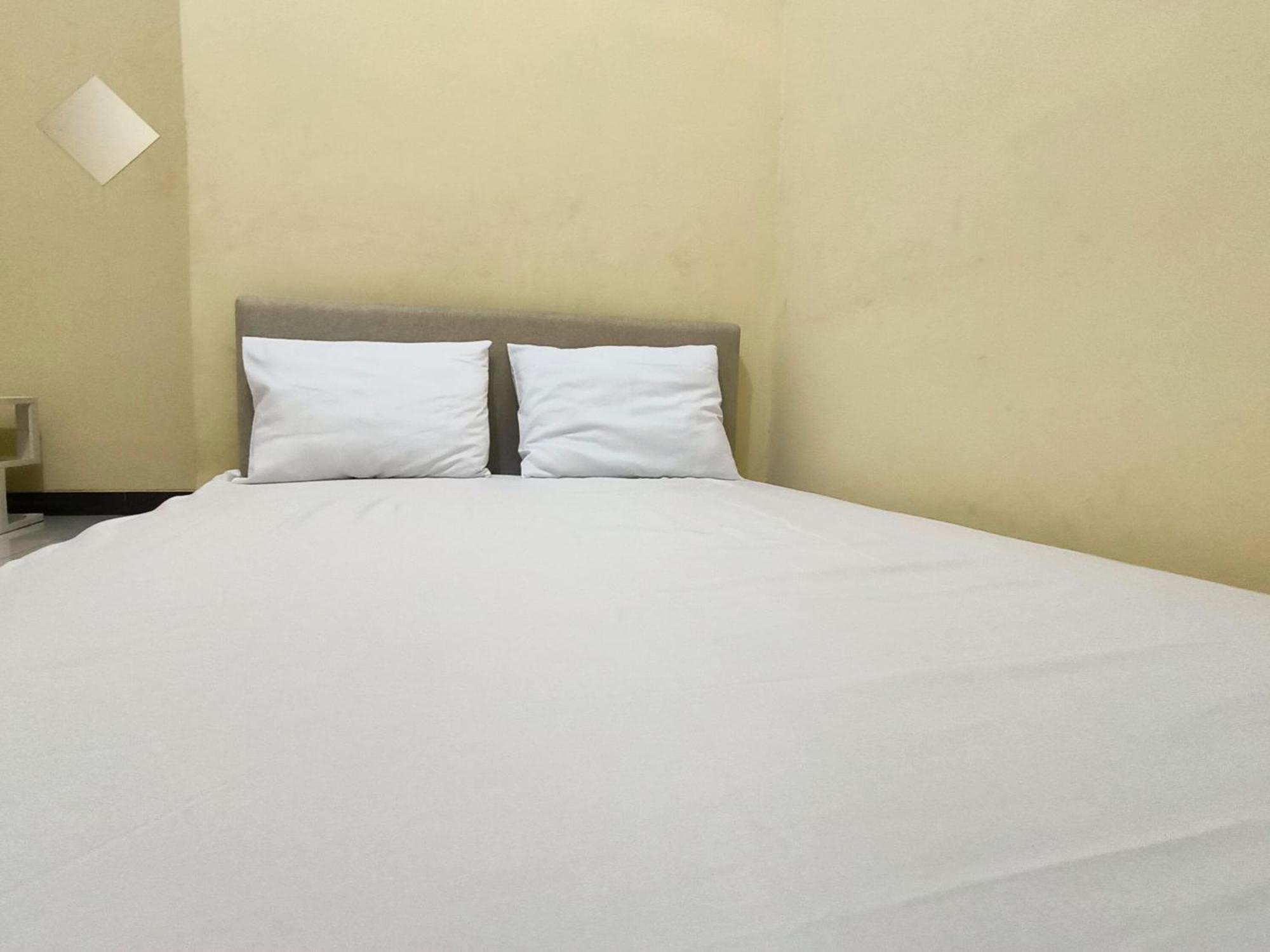 Nn Guesthouse Surakarta  Exterior photo
