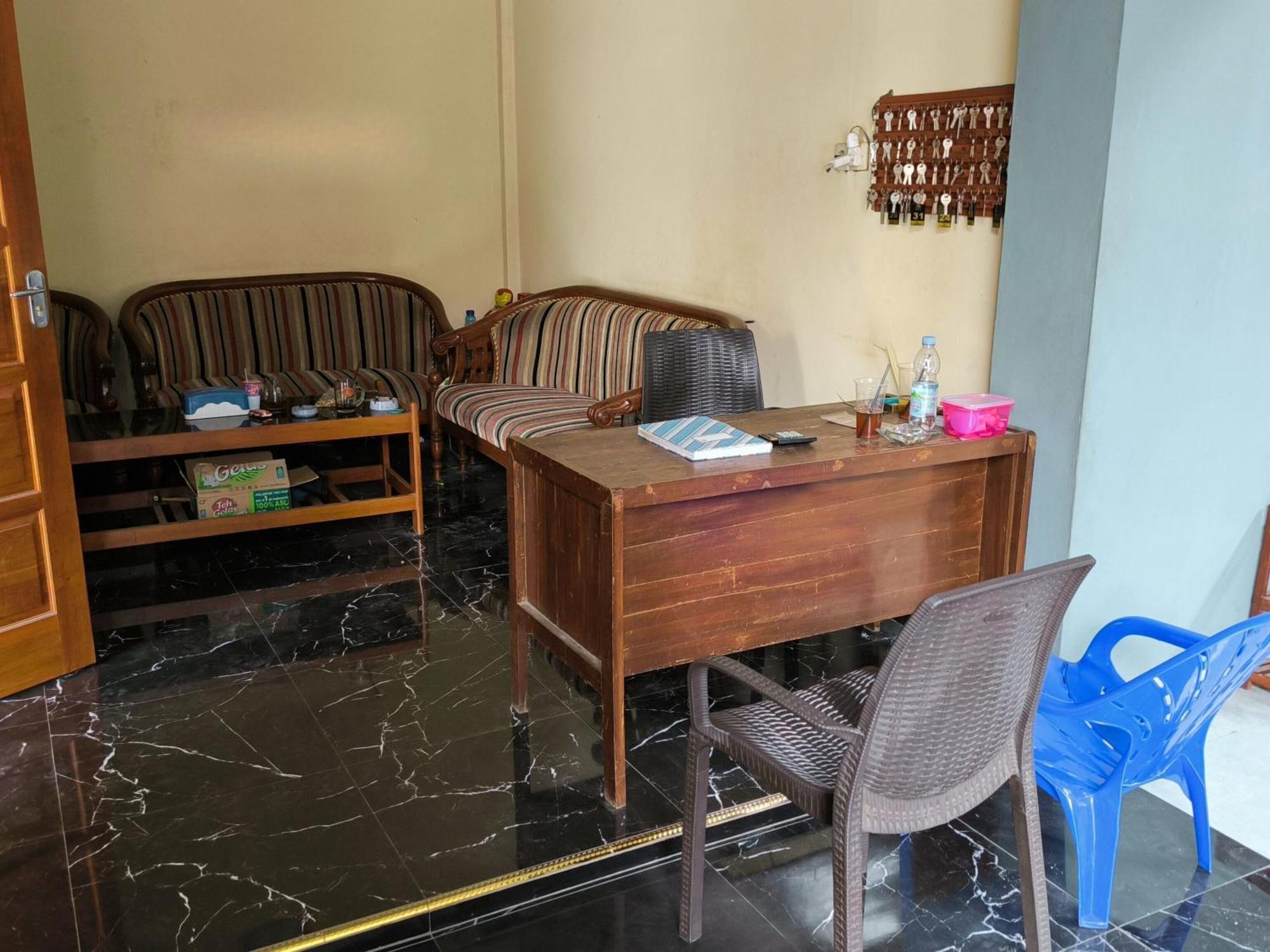 Nn Guesthouse Surakarta  Exterior photo